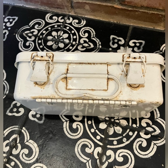 Antique First Aid Metal Case and Original Sealed Supplies Contents - Picture 4 of 12